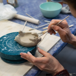 OPERATORE AGLI IMPIANTI PER LA PRODUZIONE DI CERAMICHE